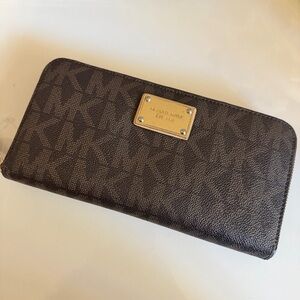 Michael Kors MK Monogram Logo Large Zip Wallet Brown